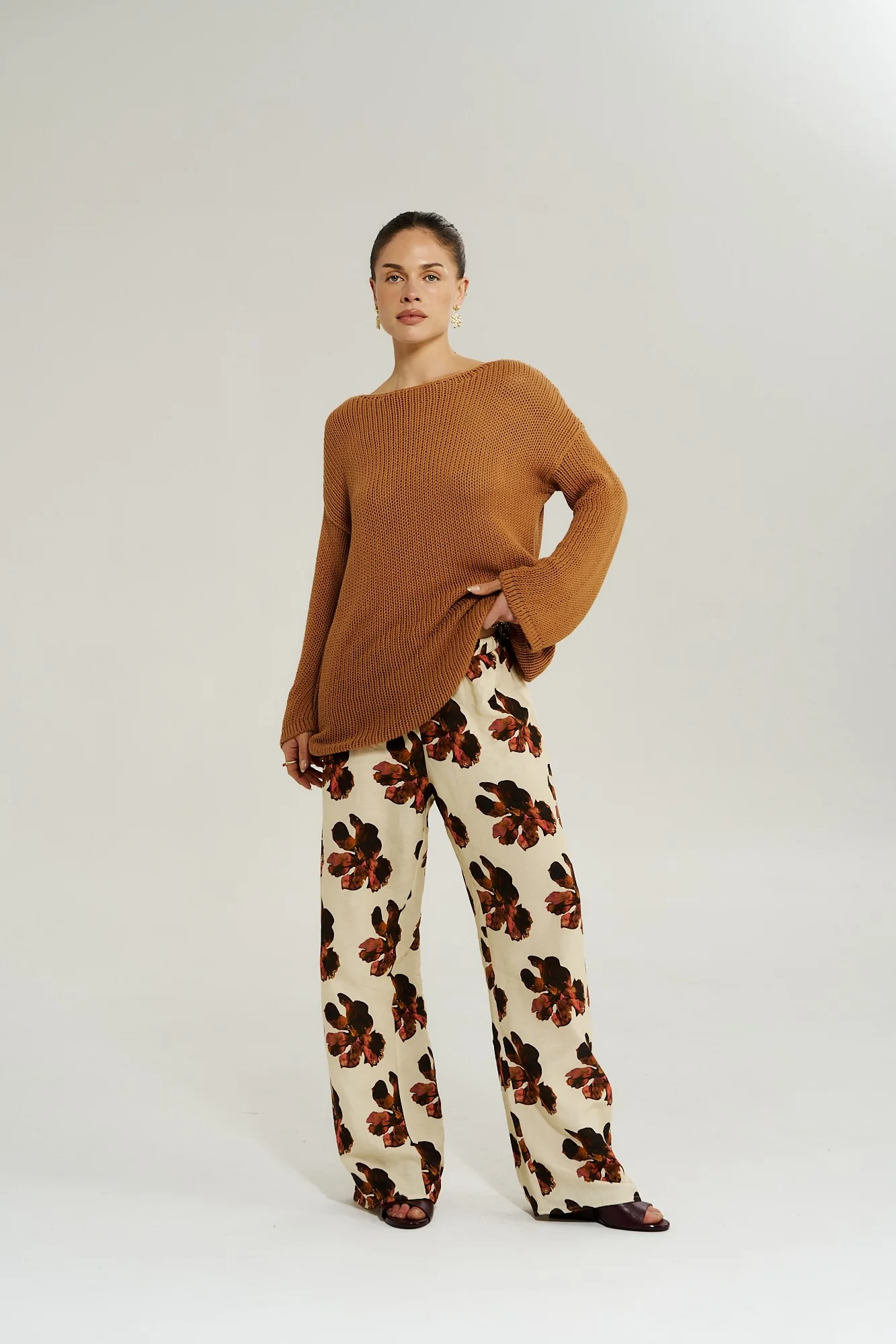 SUMMI SUMMI Womens Bell Long Sleeve Knit in Toffee - Image 9