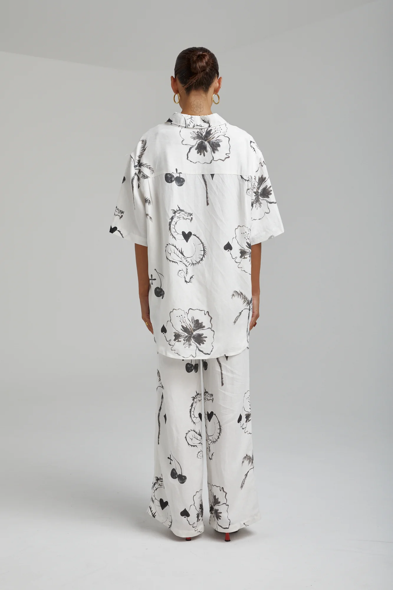 SUMMI SUMMI Womens Big Shirt Linen - Black Dragon Of Hearts - Image 10