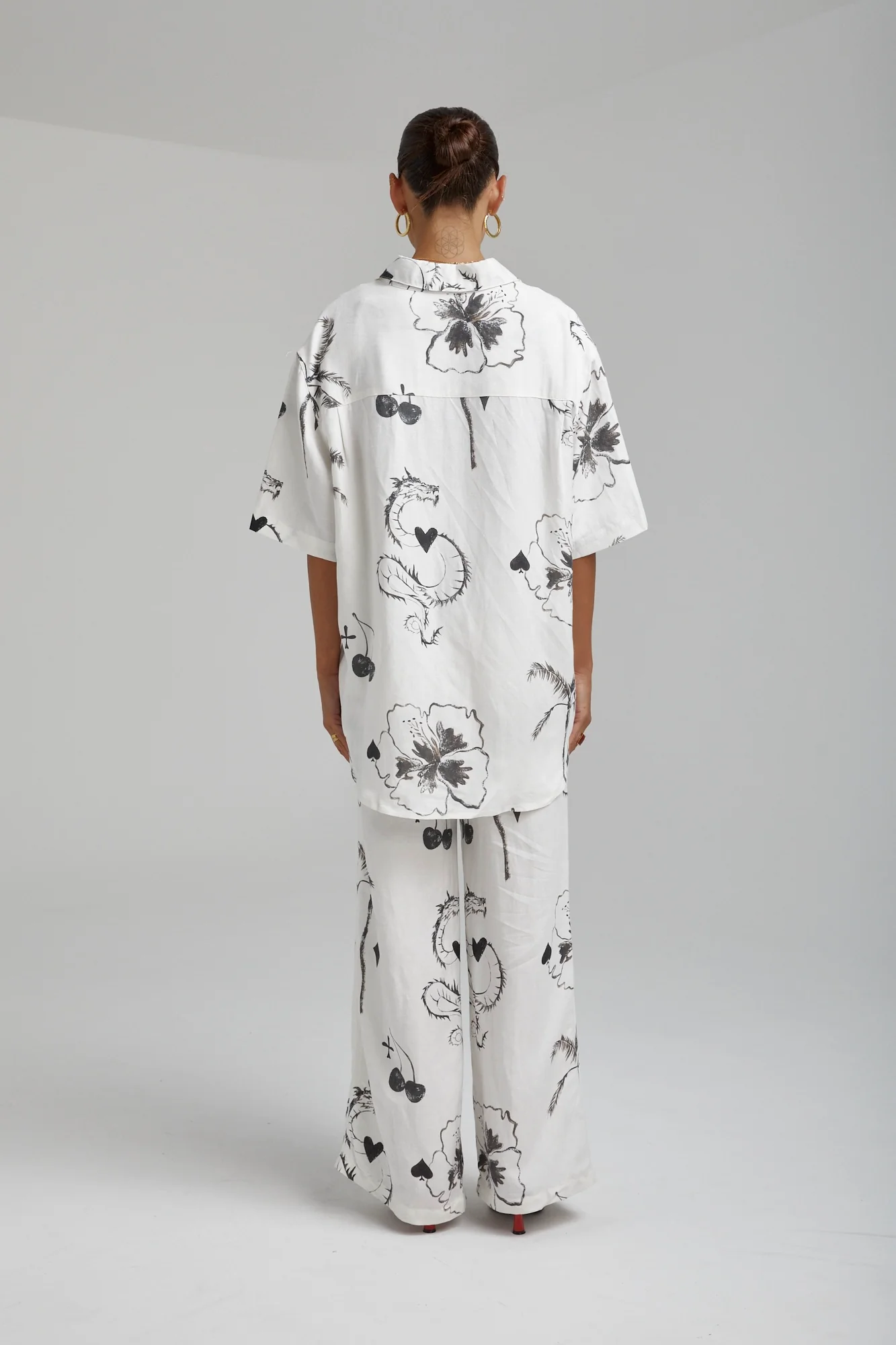 SUMMI SUMMI Womens Big Shirt Linen - Black Dragon Of Hearts - Image 7