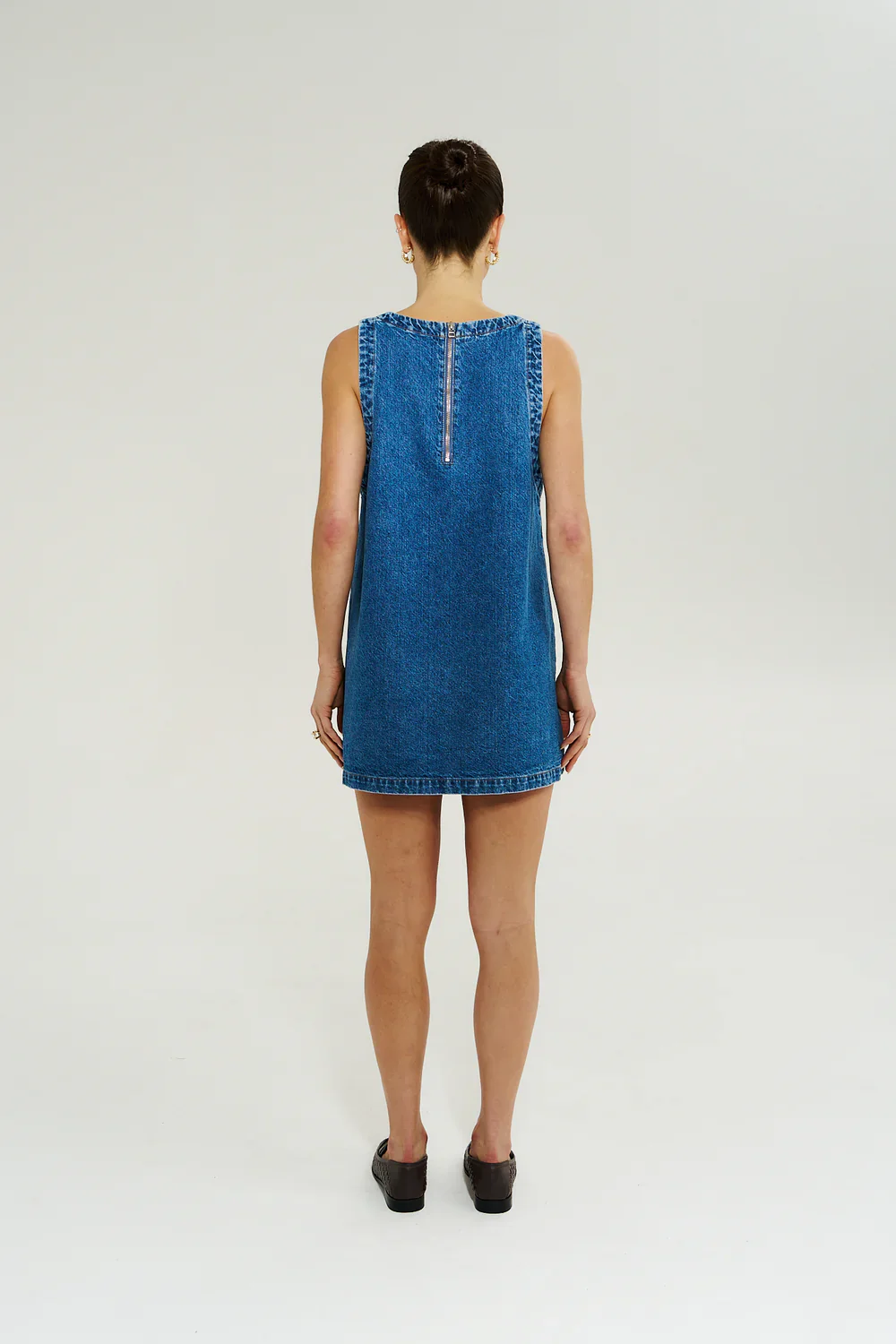 SUMMI SUMMI Womens Lacey V Neck Denim Dress in Bleu Denim - Image 4