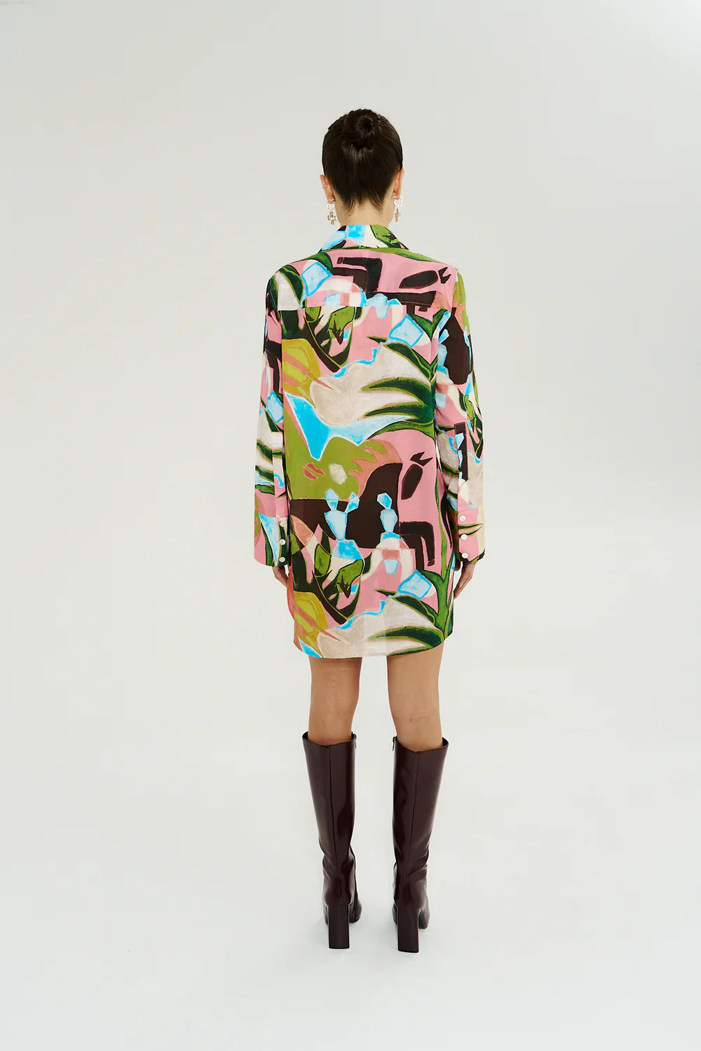 SUMMI SUMMI Womens LS Ash Shirt Dress in Wonderland Print - Image 6