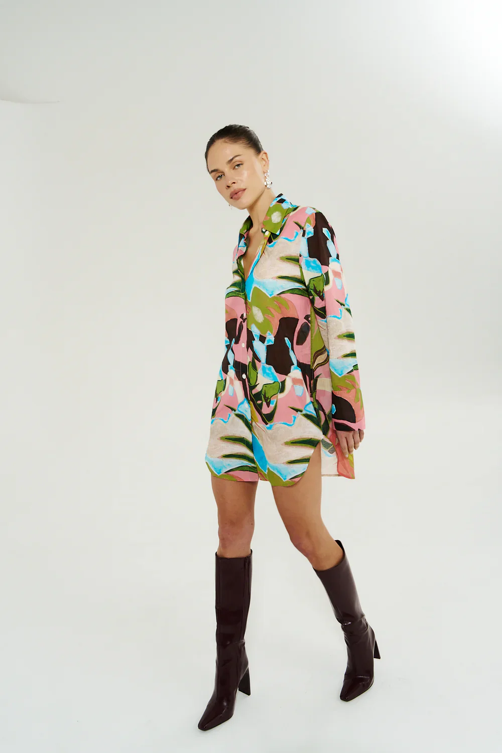 SUMMI SUMMI Womens LS Ash Shirt Dress in Wonderland Print - Image 7