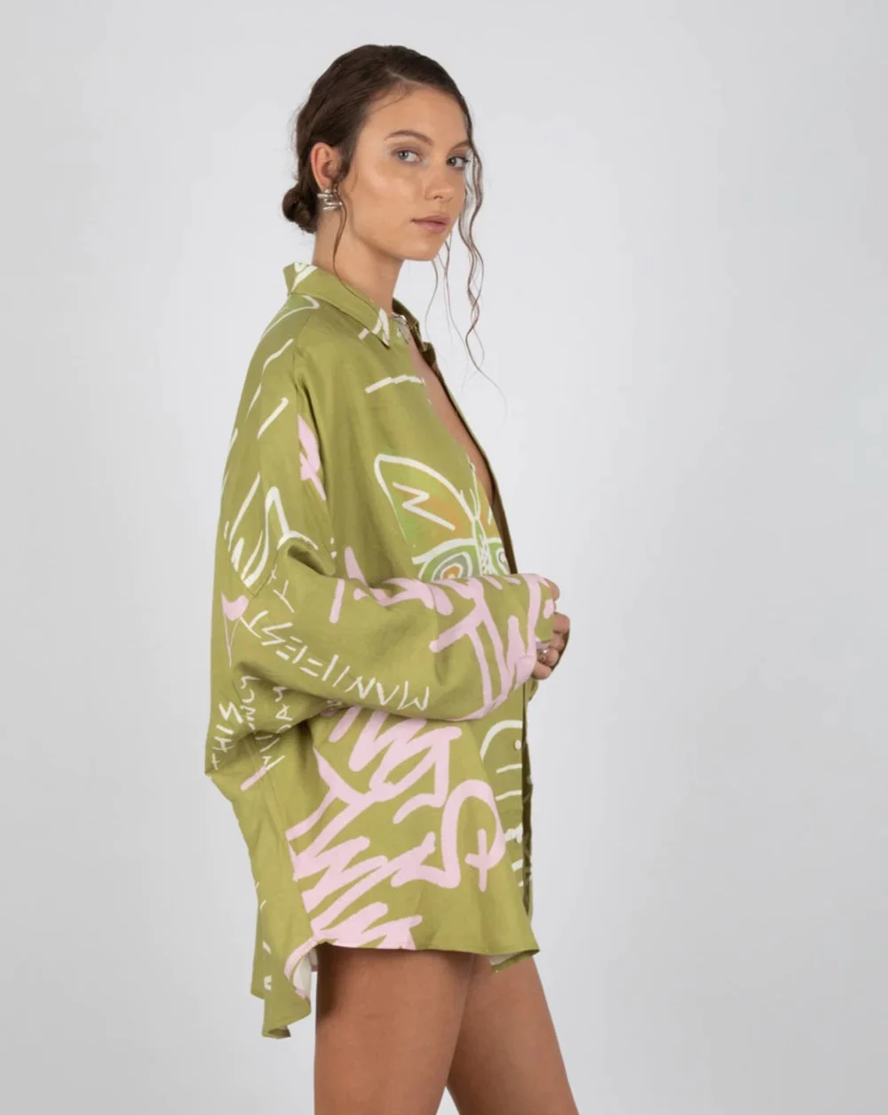 SUMMI SUMMI Womens Oversized Linen Long Sleeve Shirt - Graffiti Butterfly Khaki - Image 2