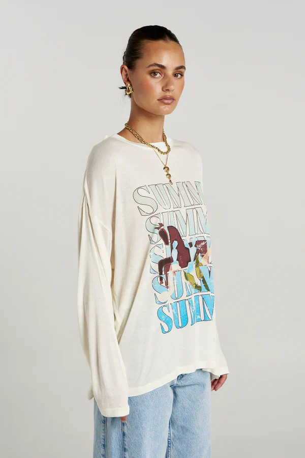 SUMMI SUMMI Womens Oversized Long Sleeve tee in Wonderland Print - Image 2