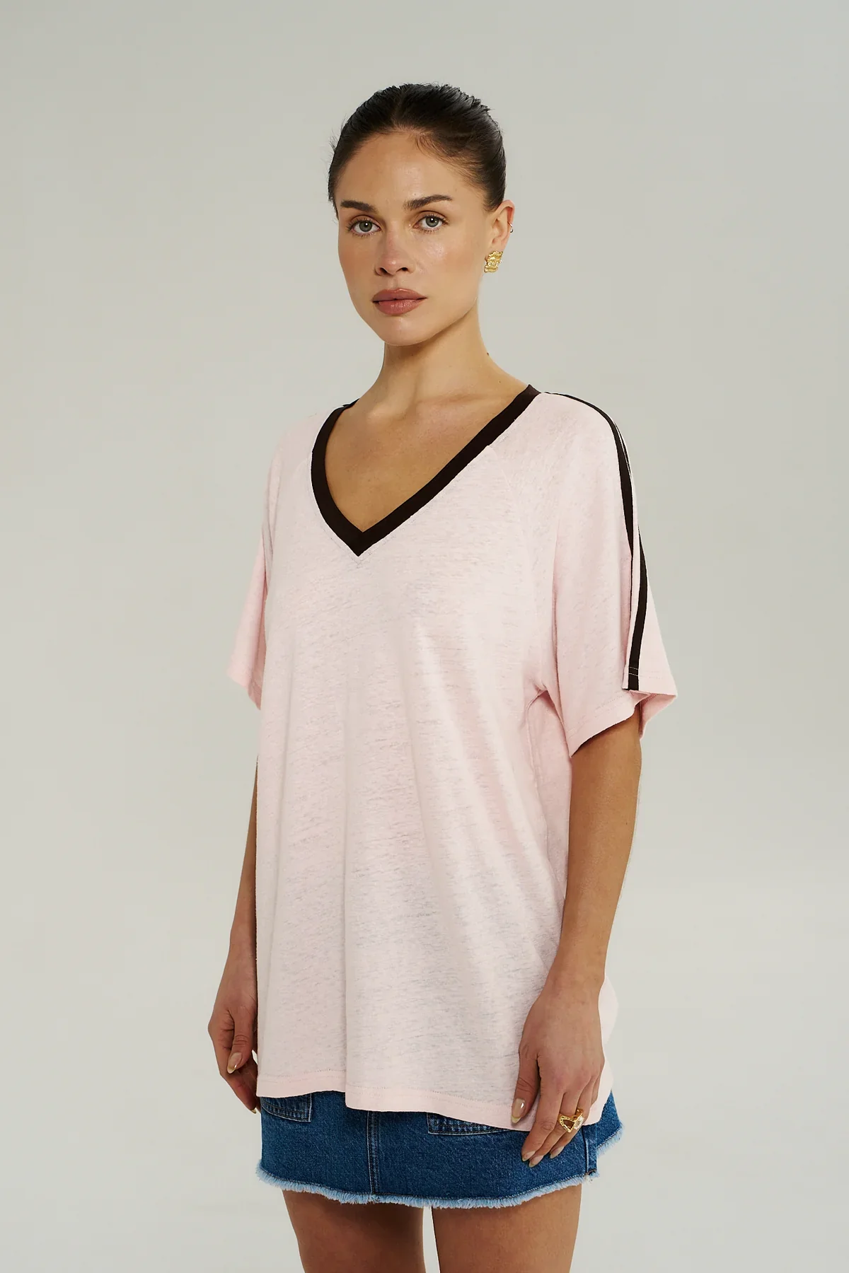 SUMMI SUMMI Womens V Neck Jersey Tee in Dusty Rose - Image 3