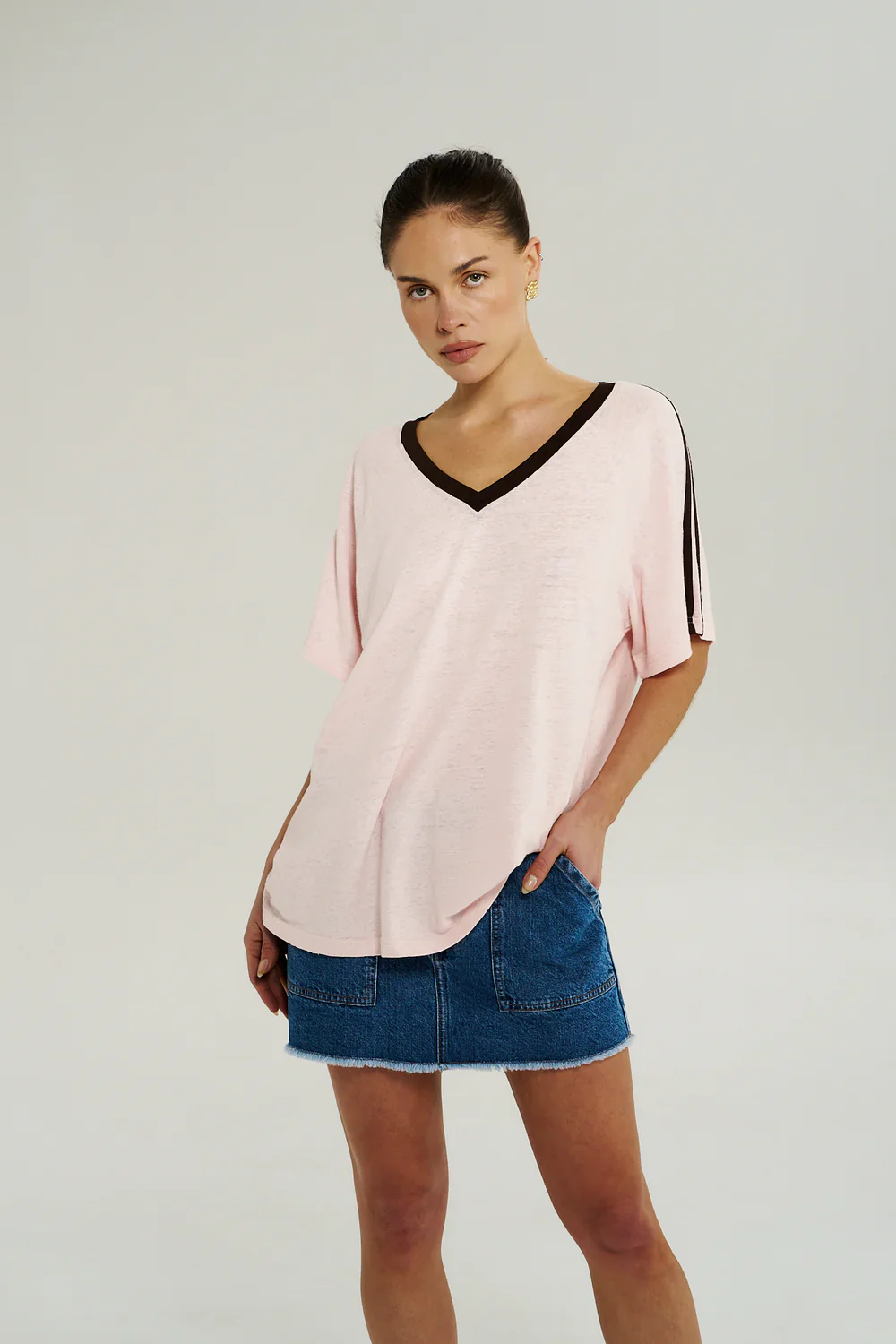SUMMI SUMMI Womens V Neck Jersey Tee in Dusty Rose - Image 5