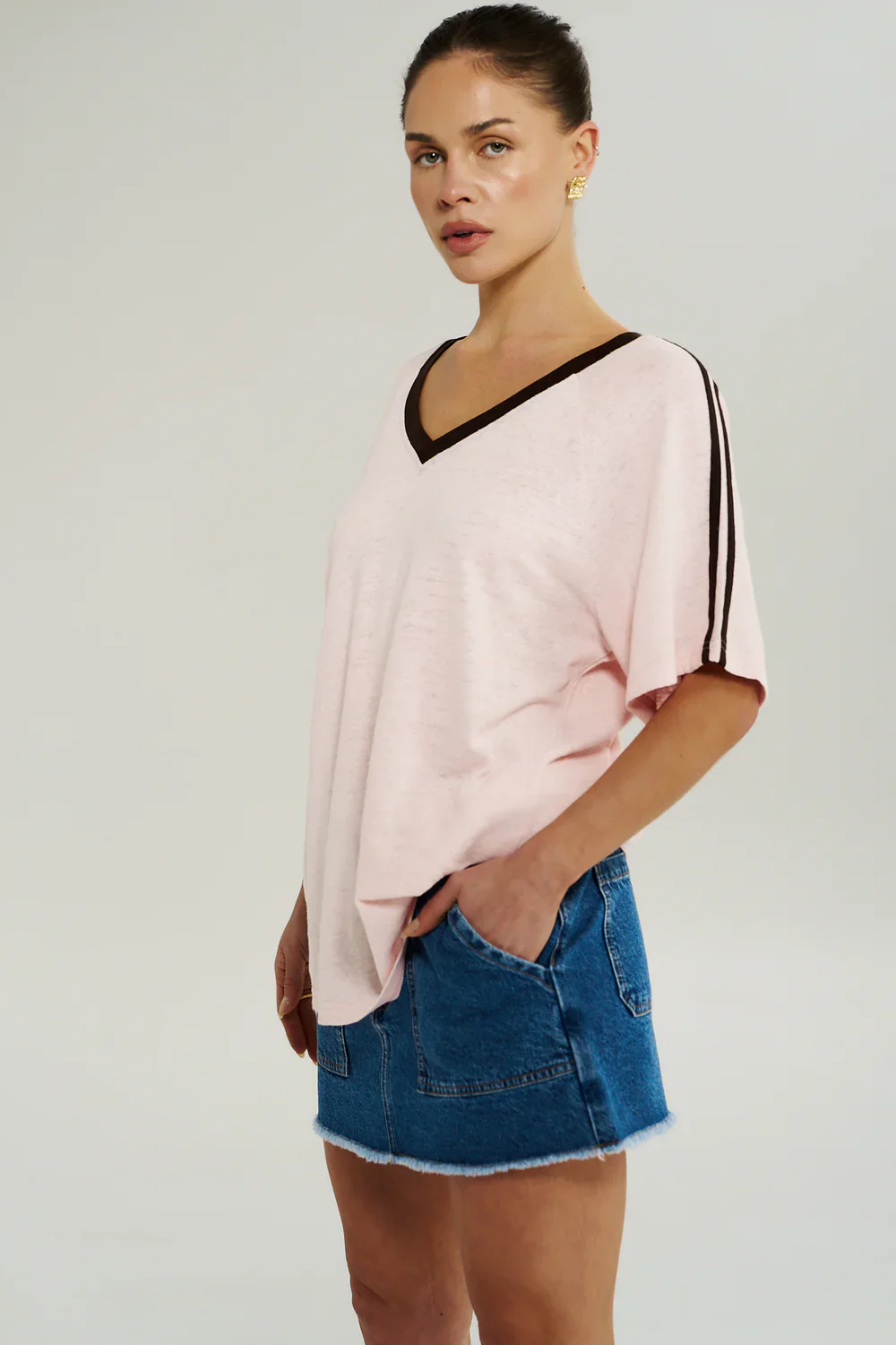 SUMMI SUMMI Womens V Neck Jersey Tee in Dusty Rose - Image 6