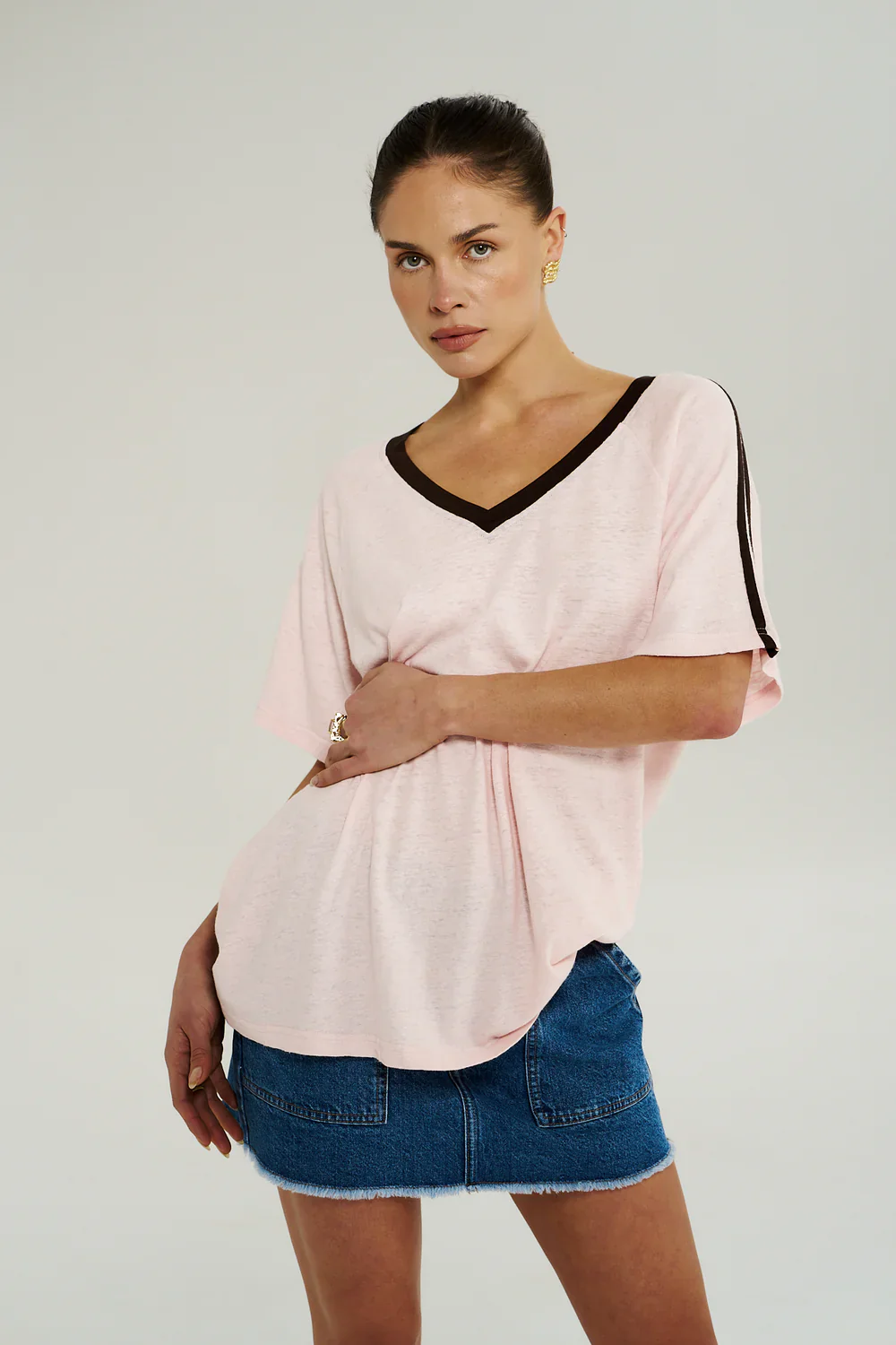 SUMMI SUMMI Womens V Neck Jersey Tee in Dusty Rose - Image 7