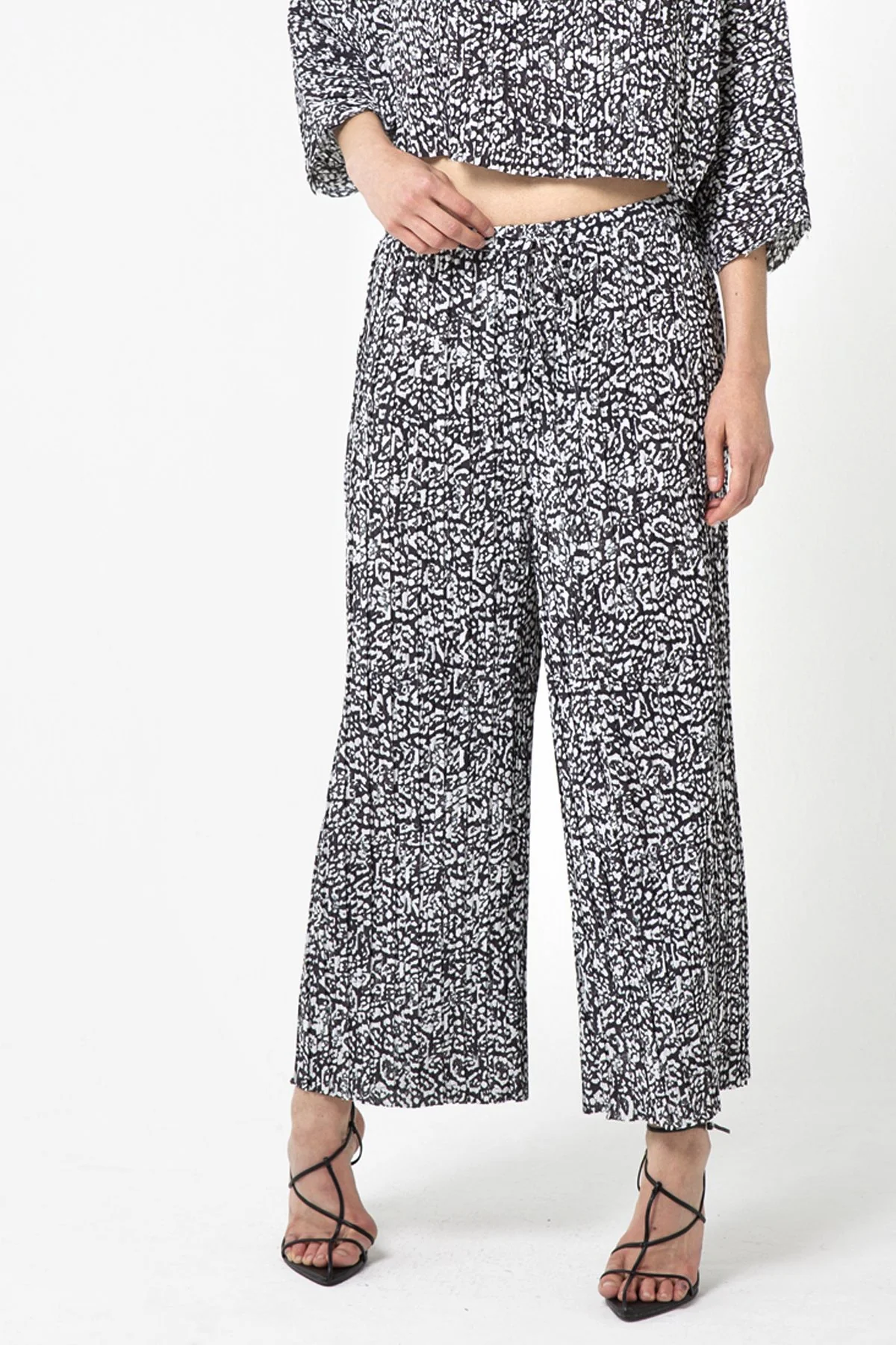 Third Form WOMENS PANTHA PLEAT PANT BLACK PANTHER - Image 7