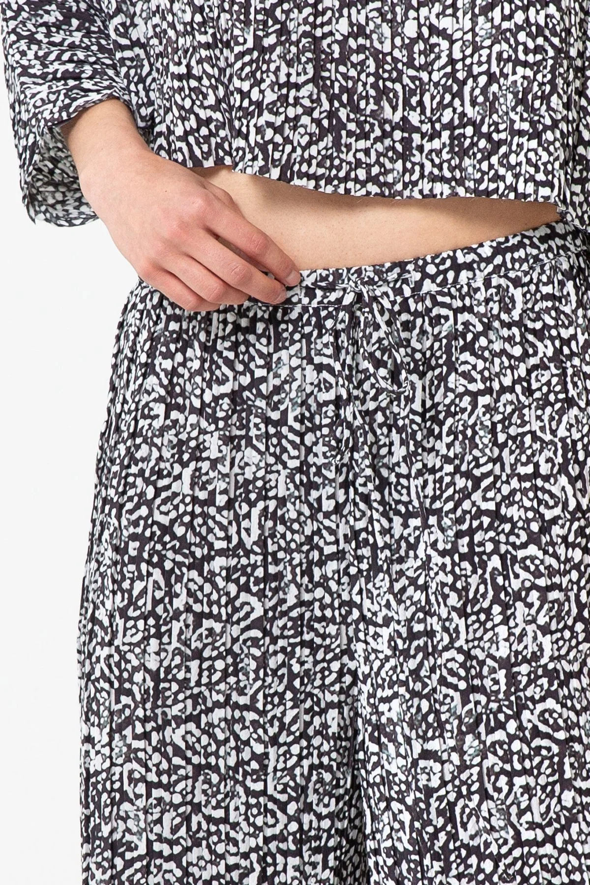 Third Form WOMENS PANTHA PLEAT PANT BLACK PANTHER - Image 8