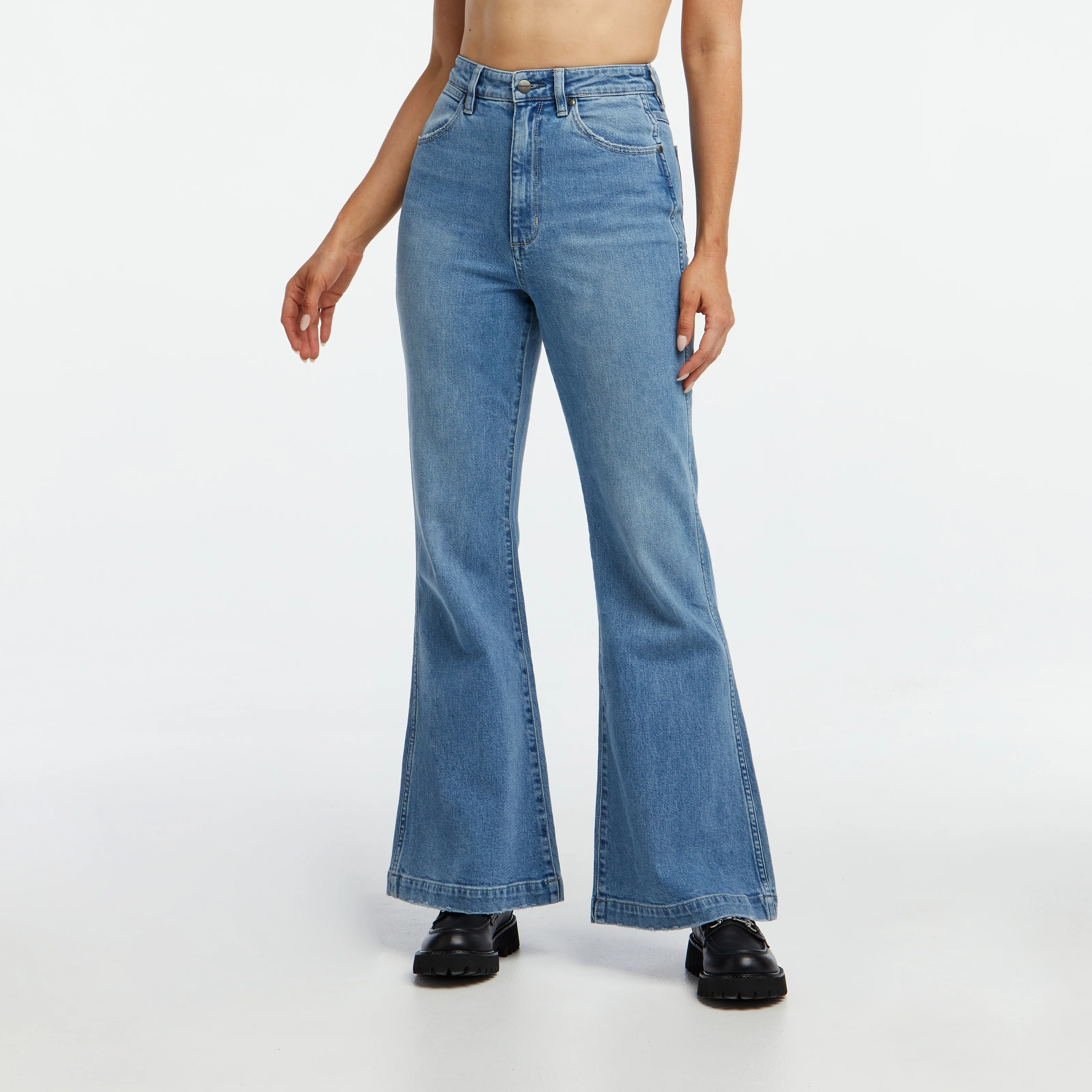 WRANGLER Womens Lou Lou Bells Flared Jeans Quarry Blue - Image 4